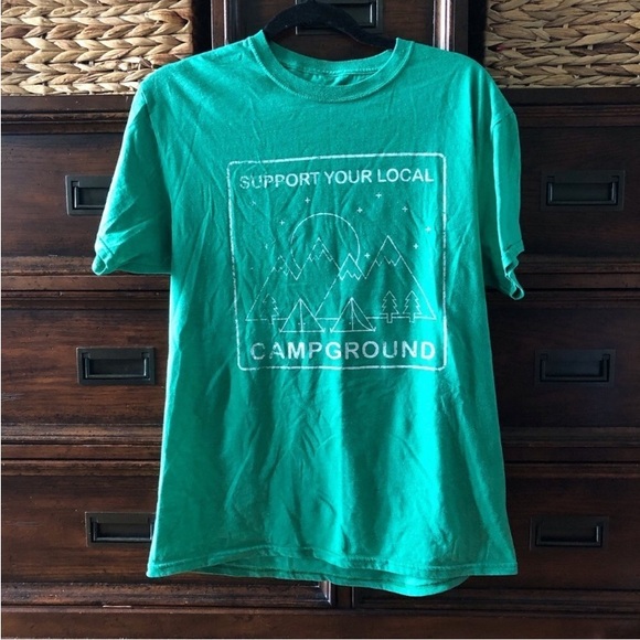 Campground green short sleeve graphic tee in size M - Picture 2 of 6